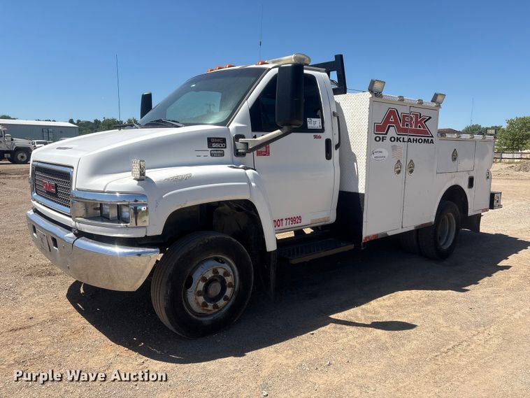 image for item FI0174 2006 GMC C5500 utility / service truck
