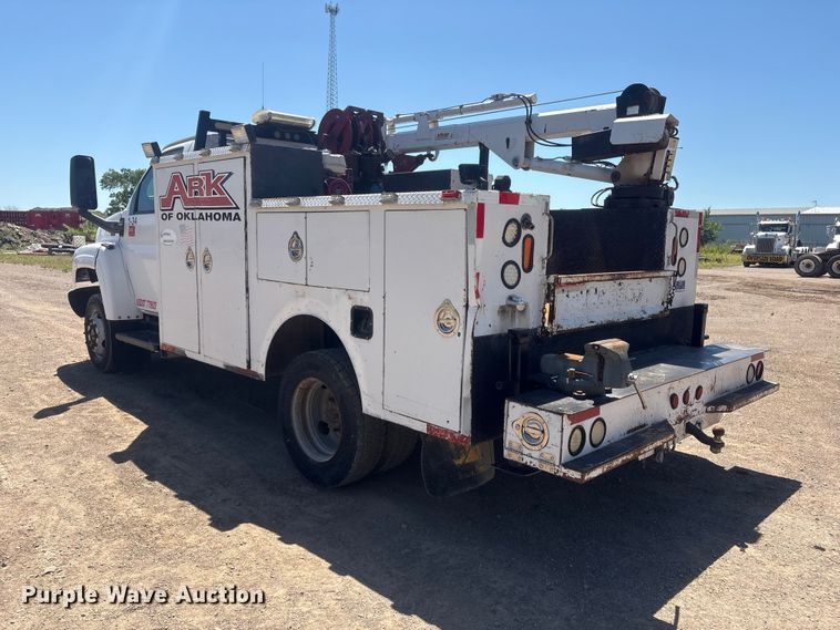 image for item FI0174 2006 GMC C5500 utility / service truck
