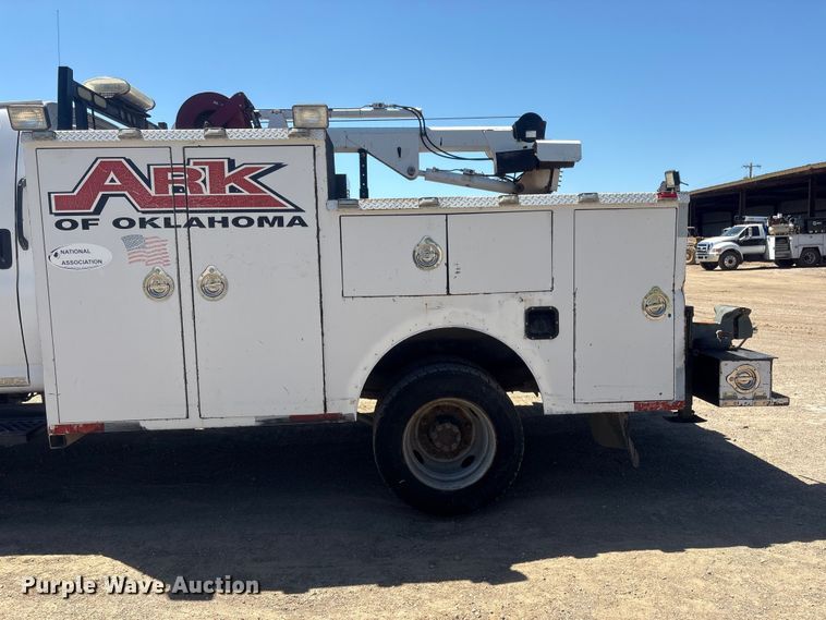 image for item FI0174 2006 GMC C5500 utility / service truck