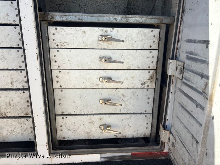 image for item FI0174 2006 GMC C5500 utility / service truck