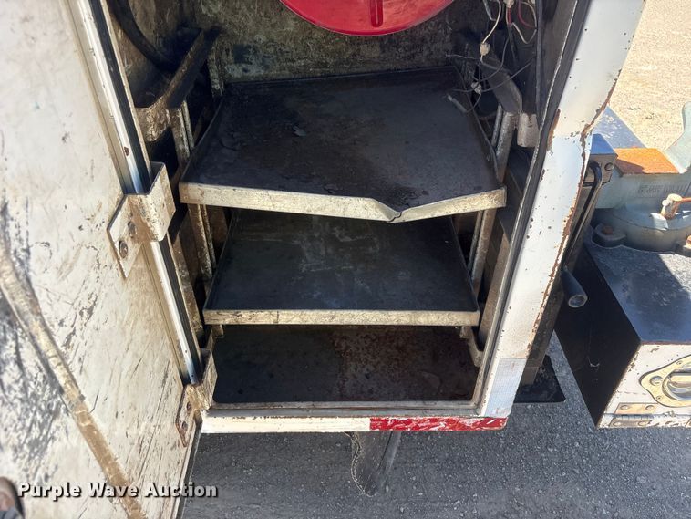 image for item FI0174 2006 GMC C5500 utility / service truck