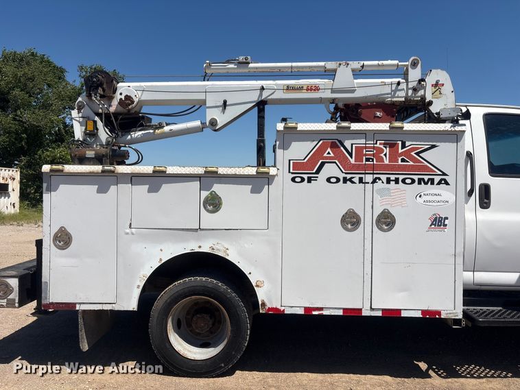 image for item FI0174 2006 GMC C5500 utility / service truck