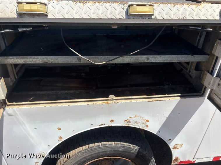 image for item FI0174 2006 GMC C5500 utility / service truck