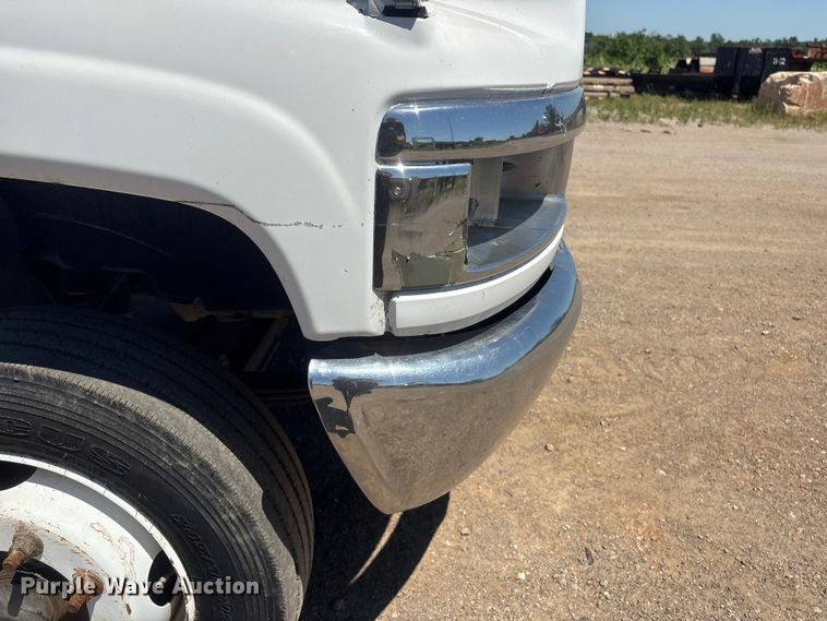 image for item FI0174 2006 GMC C5500 utility / service truck