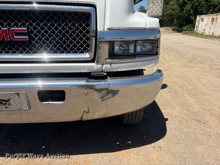 image for item FI0174 2006 GMC C5500 utility / service truck