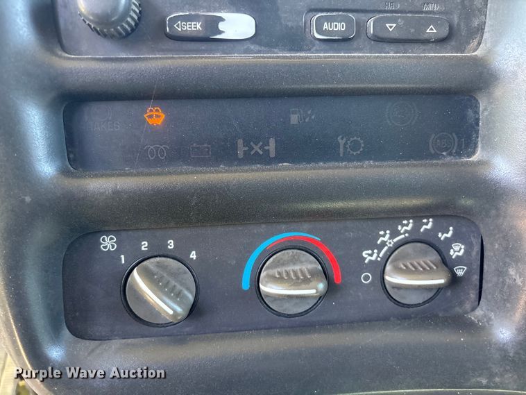 image for item FI0174 2006 GMC C5500 utility / service truck