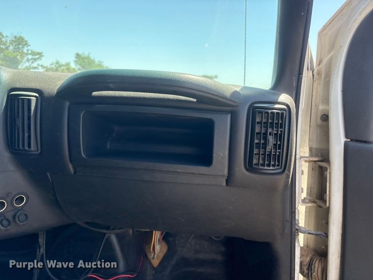 image for item FI0174 2006 GMC C5500 utility / service truck