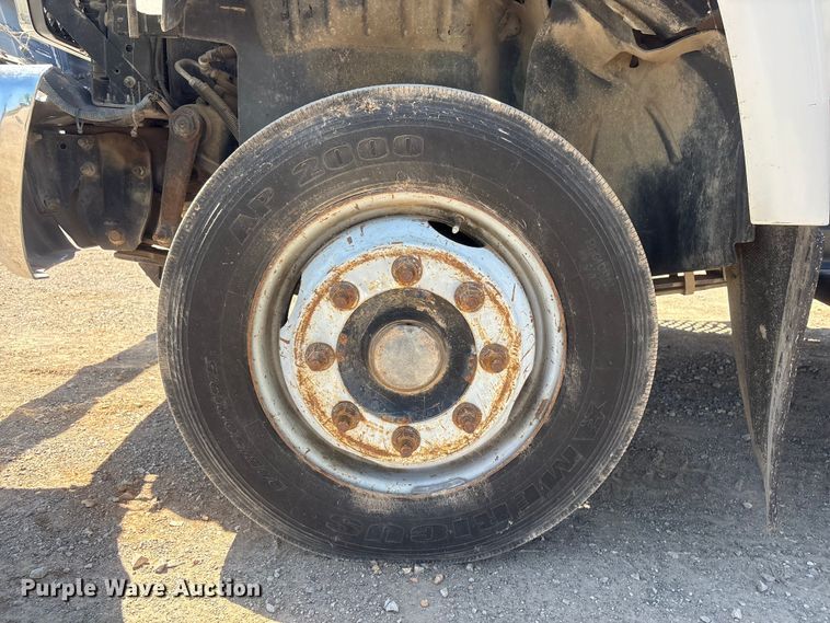 image for item FI0174 2006 GMC C5500 utility / service truck