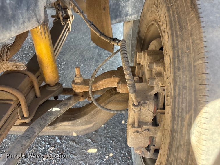 image for item FI0174 2006 GMC C5500 utility / service truck