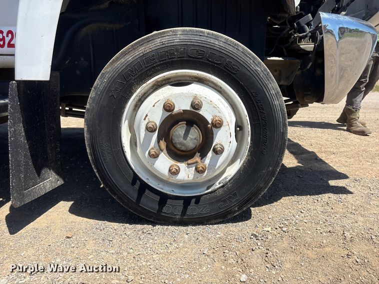image for item FI0174 2006 GMC C5500 utility / service truck