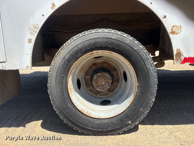 image for item FI0174 2006 GMC C5500 utility / service truck