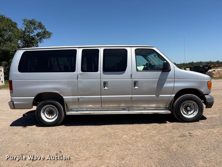 image for item FI0175 2005 Ford E350 van