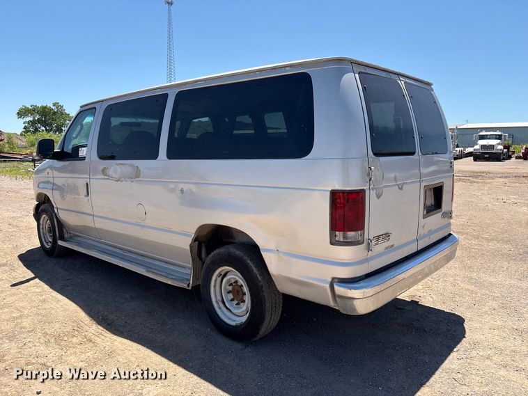 image for item FI0175 2005 Ford E350 van