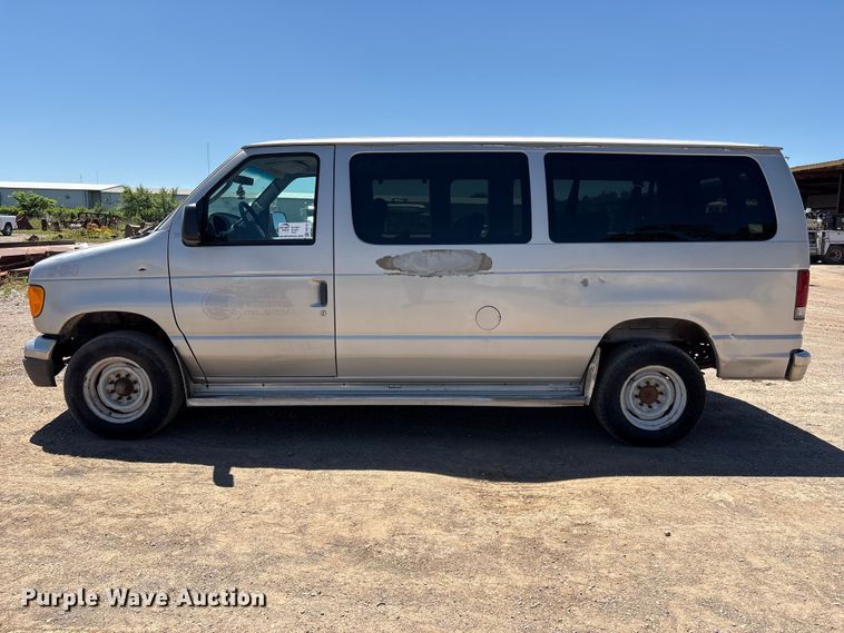 image for item FI0175 2005 Ford E350 van