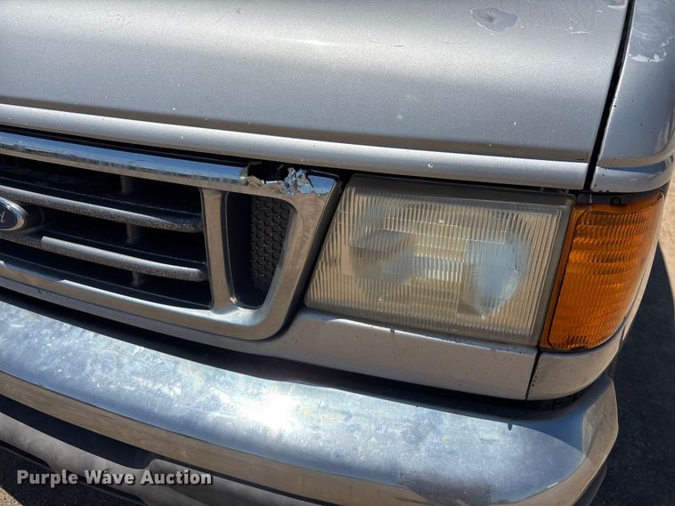 image for item FI0175 2005 Ford E350 van