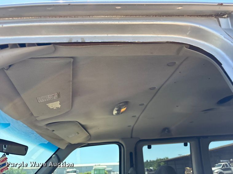 image for item FI0175 2005 Ford E350 van