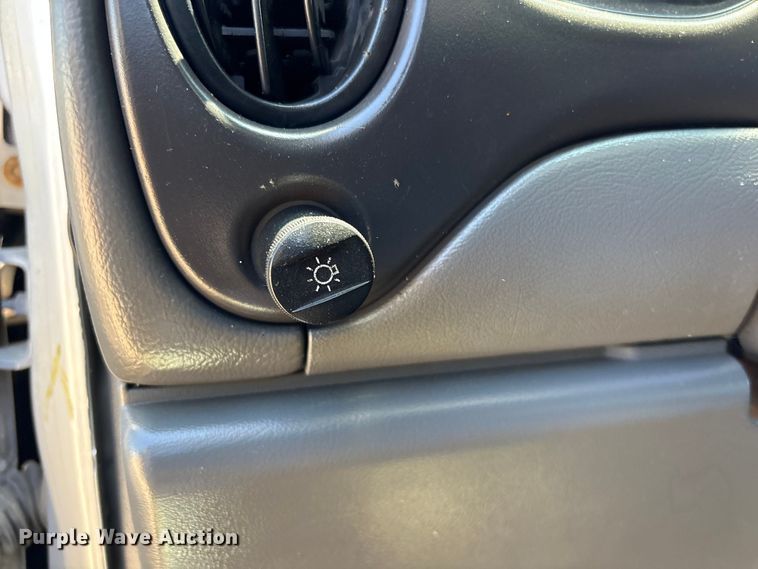 image for item FI0175 2005 Ford E350 van