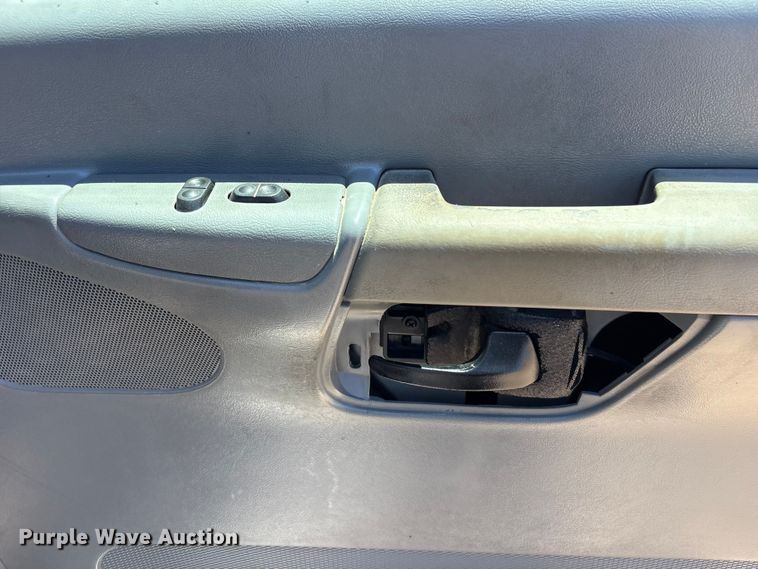 image for item FI0175 2005 Ford E350 van