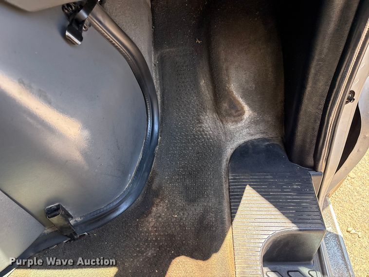 image for item FI0175 2005 Ford E350 van