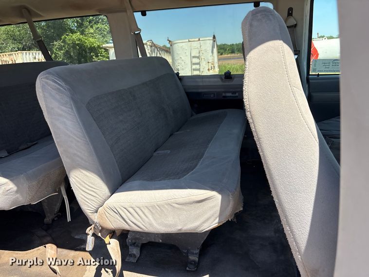 image for item FI0175 2005 Ford E350 van