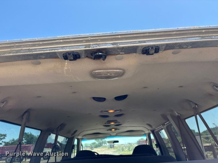 image for item FI0175 2005 Ford E350 van