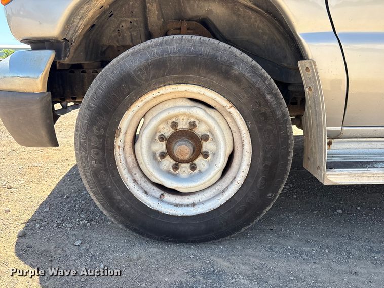 image for item FI0175 2005 Ford E350 van