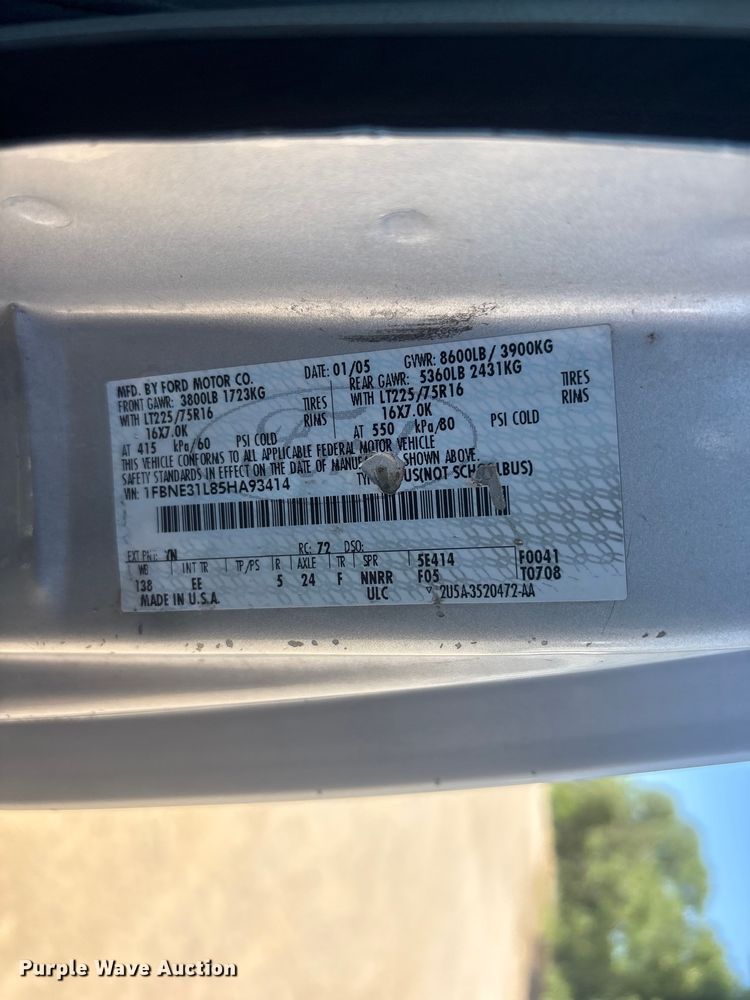 image for item FI0175 2005 Ford E350 van