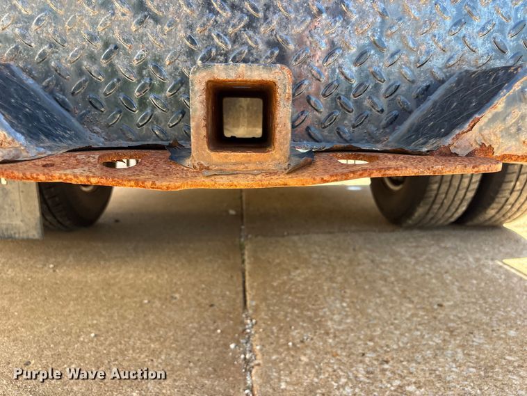 image for item FI0178 2019 Ford F350 Super Duty Crew Cab flatbed pickup truck