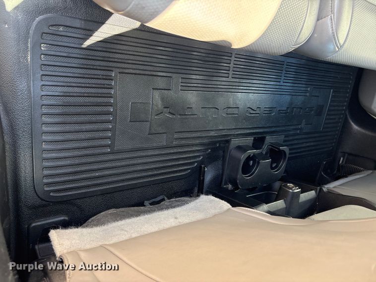 image for item FI0178 2019 Ford F350 Super Duty Crew Cab flatbed pickup truck