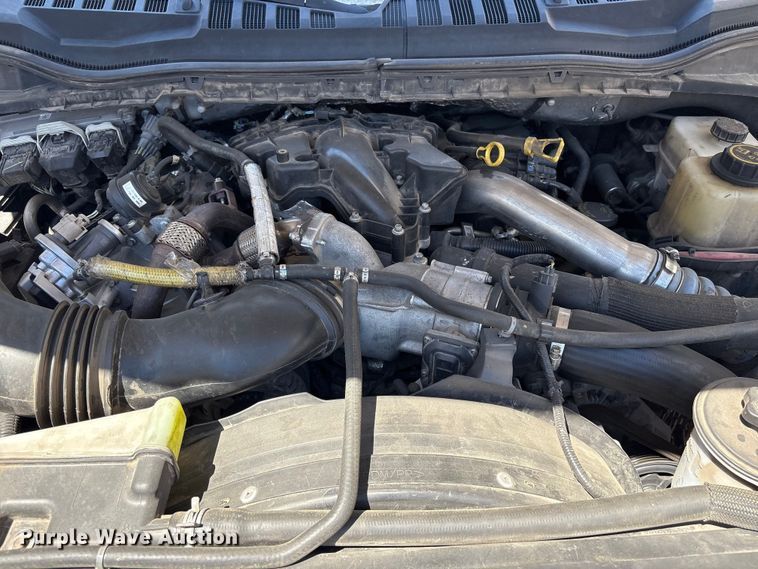 image for item FI0178 2019 Ford F350 Super Duty Crew Cab flatbed pickup truck