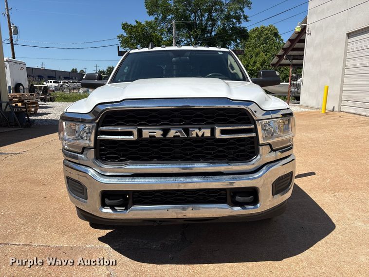 image for item FI0179 2019 RAM 3500 Crew Cab flatbed pickup truck