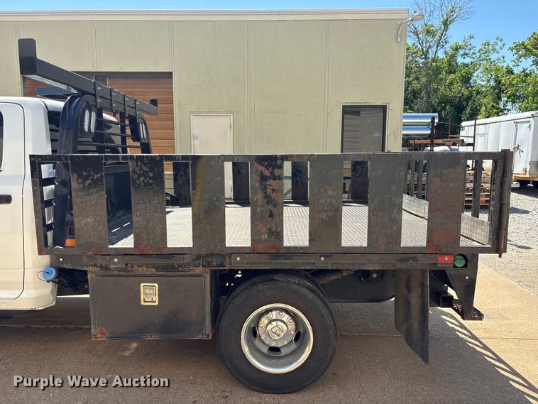 image for item FI0179 2019 RAM 3500 Crew Cab flatbed pickup truck