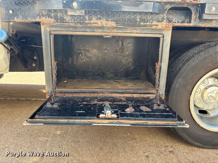 image for item FI0179 2019 RAM 3500 Crew Cab flatbed pickup truck