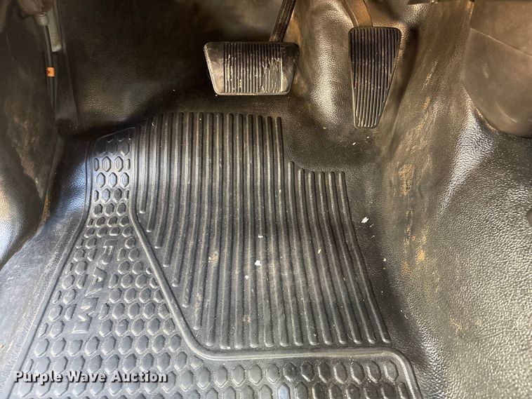 image for item FI0179 2019 RAM 3500 Crew Cab flatbed pickup truck