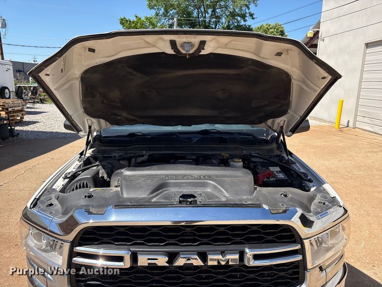 image for item FI0179 2019 RAM 3500 Crew Cab flatbed pickup truck
