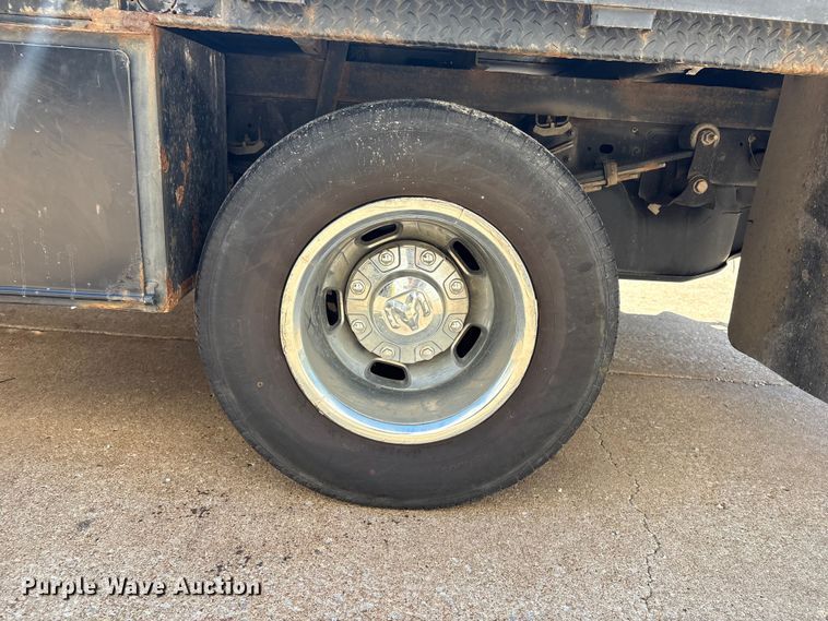 image for item FI0179 2019 RAM 3500 Crew Cab flatbed pickup truck