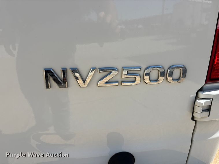 image for item FI0181 2019 Nissan NV2500 van