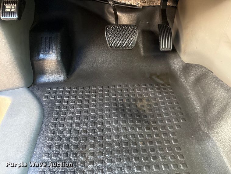 image for item FI0181 2019 Nissan NV2500 van