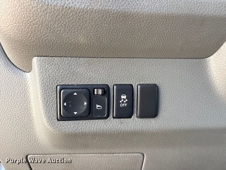 image for item FI0181 2019 Nissan NV2500 van
