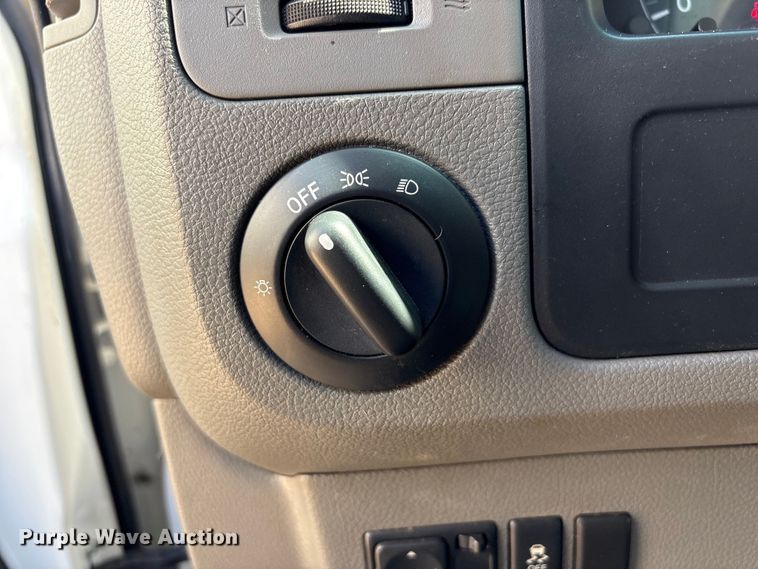 image for item FI0181 2019 Nissan NV2500 van