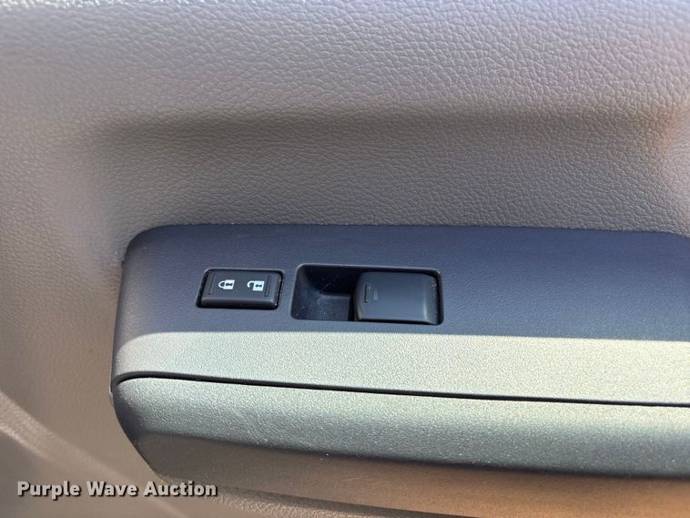 image for item FI0181 2019 Nissan NV2500 van