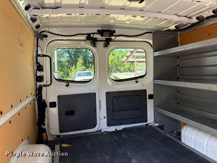 image for item FI0181 2019 Nissan NV2500 van