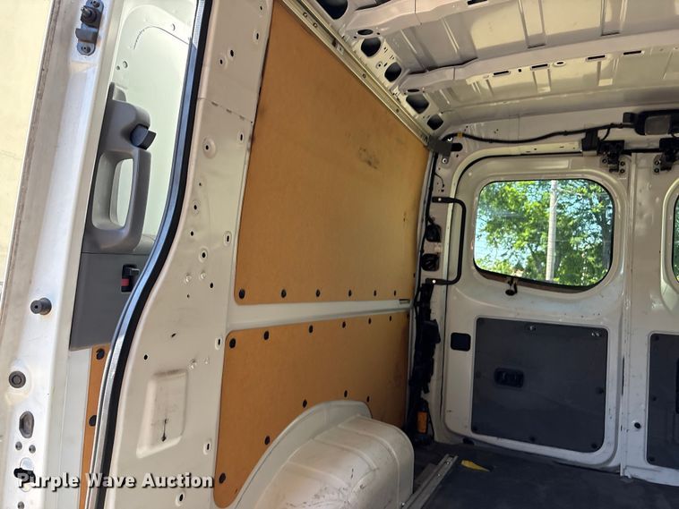 image for item FI0181 2019 Nissan NV2500 van