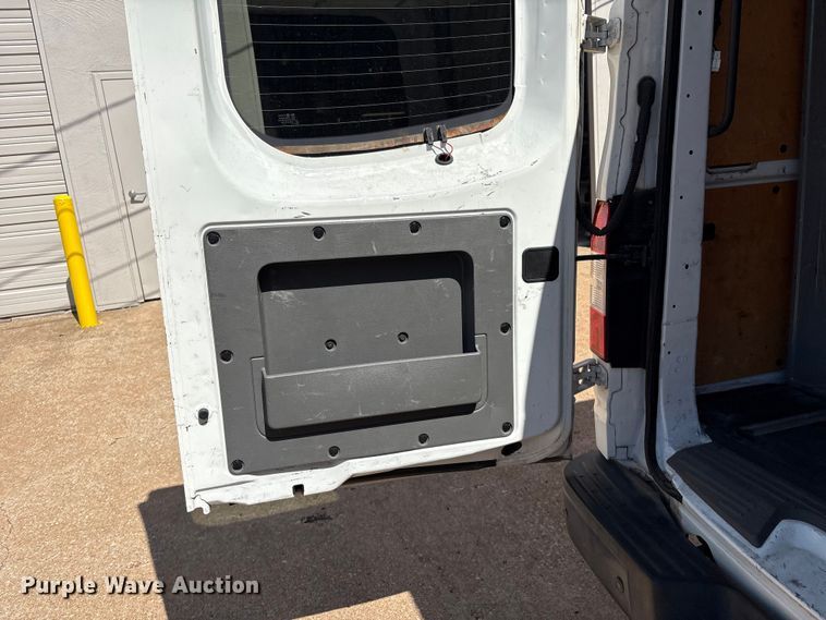 image for item FI0181 2019 Nissan NV2500 van