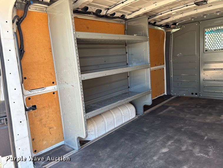 image for item FI0181 2019 Nissan NV2500 van
