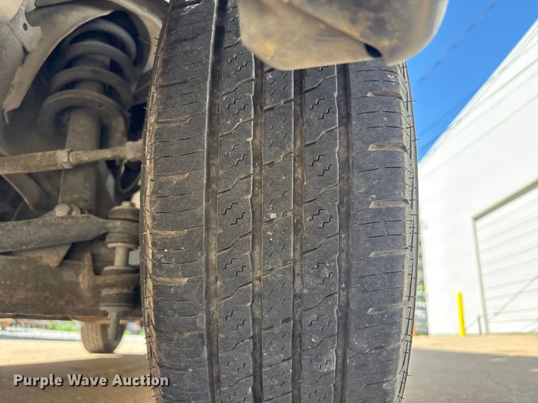image for item FI0181 2019 Nissan NV2500 van