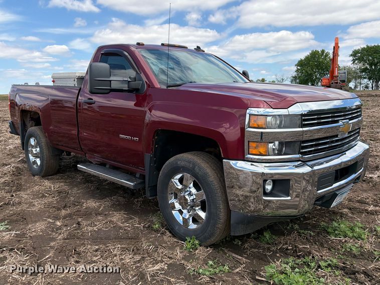 image for item FK0181 2015 Chevrolet Silverado 3500HD pickup truck