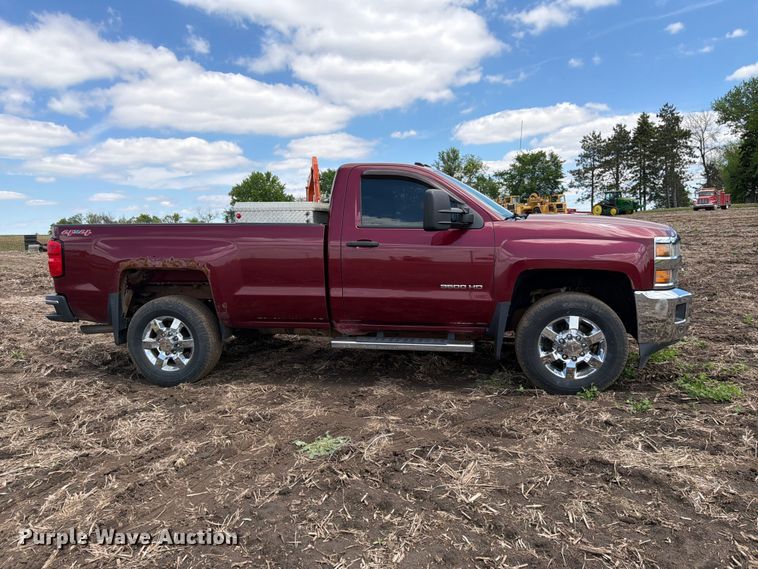 image for item FK0181 2015 Chevrolet Silverado 3500HD pickup truck