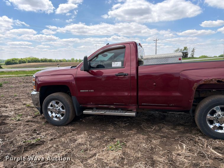 image for item FK0181 2015 Chevrolet Silverado 3500HD pickup truck