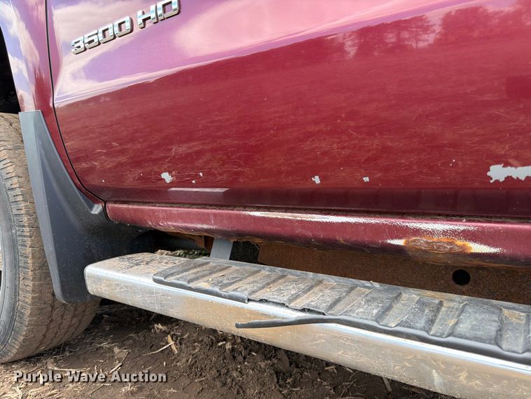 image for item FK0181 2015 Chevrolet Silverado 3500HD pickup truck
